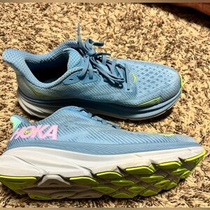 Hoka Clifton 9- Like New